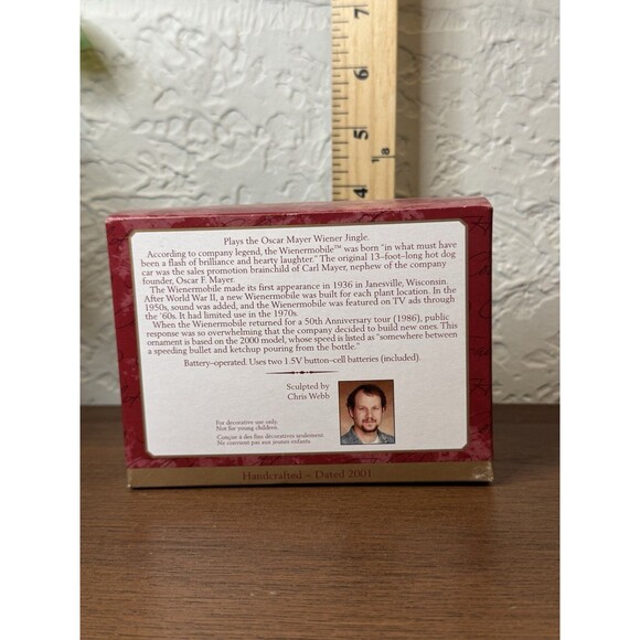 Hallmark Keepsake Ornament 2000 Oscar Mayer Wienermobile -Battery Operated Music - Picture 3 of 3